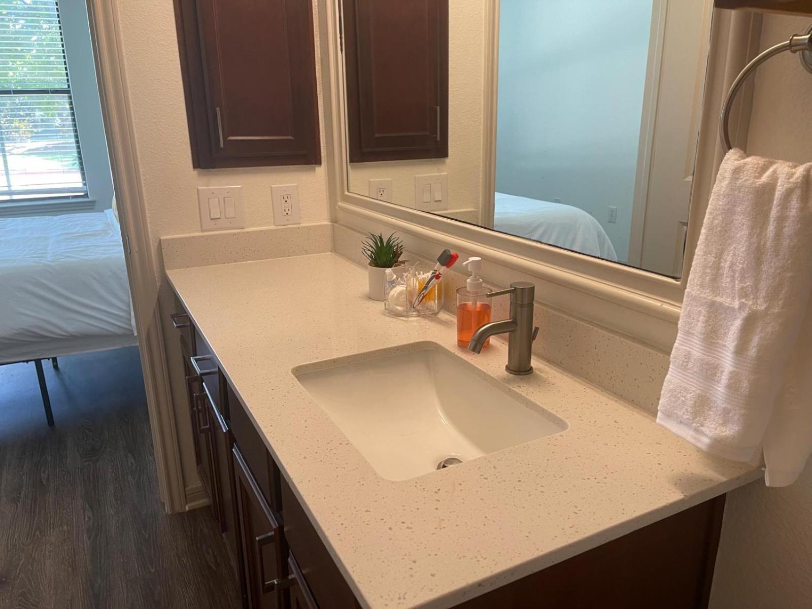 Convenient Spacious 2bed 2bath *