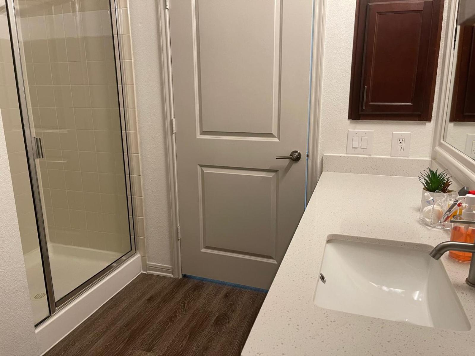 Convenient Spacious 2bed 2bath Apartment *
