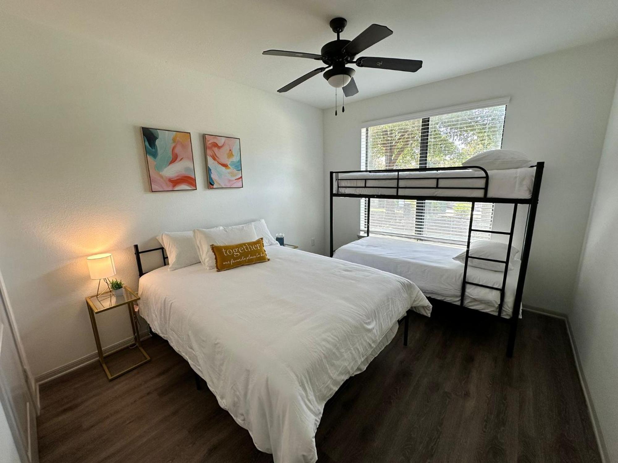 Apartment Convenient Spacious 2bed 2bath *